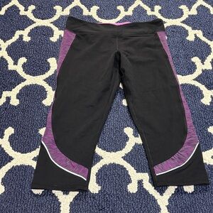 American Eagle Black Purple Capri Leggings sz L